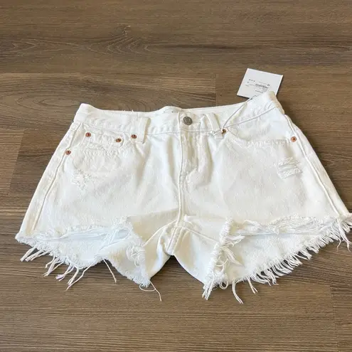 NWT Gigi Short in Luxe White Distressed Pistola