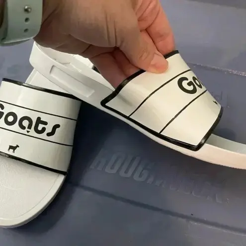 GOATS women’s‎ size 8 The Slide white/Black Logo Slide Sandals White - Image 3