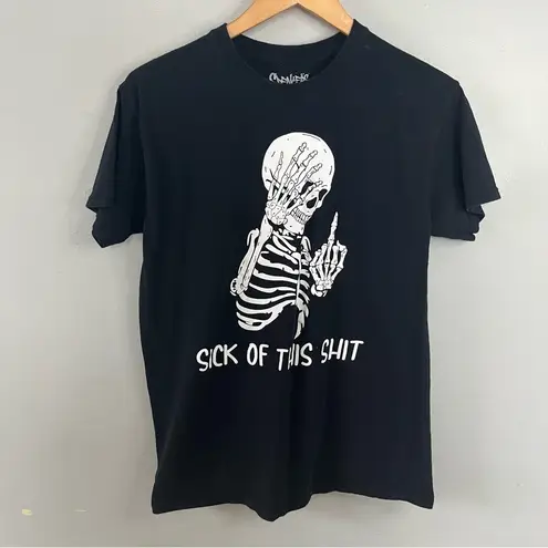 Spencers Skeloton Middle Finger Graphic Short Sleeve Tee Black Medium