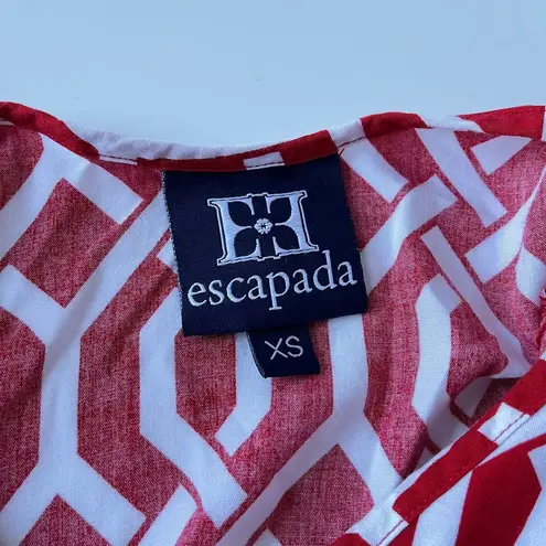 Escapada Pullover Womens Top Size XS Geometric Roll Tab Sleeve V-Neck Americana