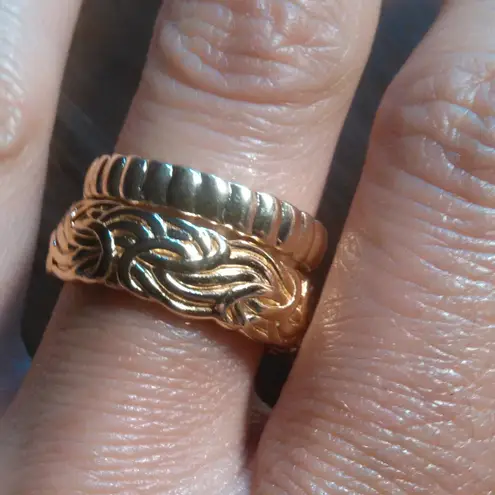 Love Weave Set of Two 18K Yellow Gold Ion Plated Bronze Rings (Size 9)