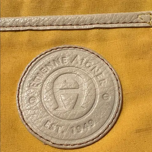 Etienne Aigner Elegant Cream Leather Shoulder Bag