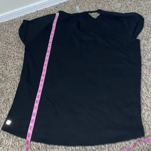 Fabletics 4/$20  small Whitney‎ cut out tee