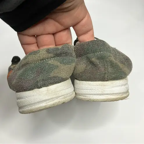 Corky’s kayak camouflage canvas loafers size 9 Green