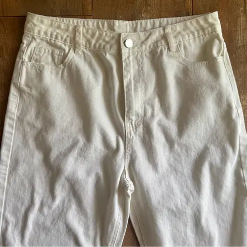 Mable Boutique White High Rise Straight Leg Distressed Hem Jeans Size Large