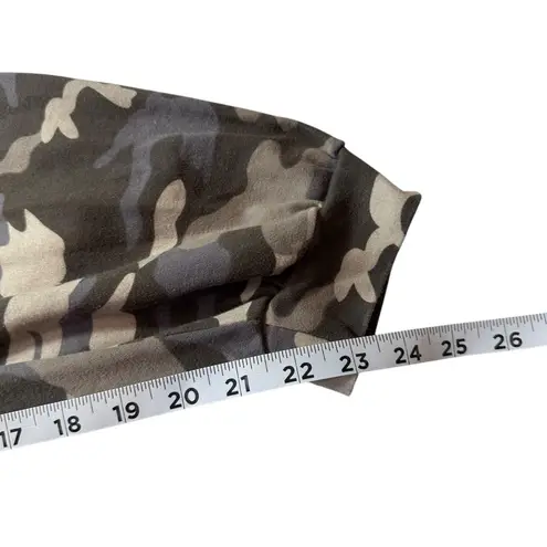 Zenana Outfitters Camo Camouflage Short Sleeve Gray Onesie Romper Jumper Vneck Medium