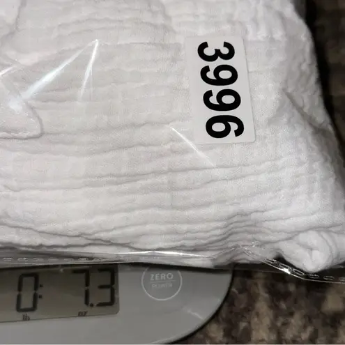 4our Dreamers Womens Size L White Crinkle Gauzy Cotton Lobster Embroidered Tunic Size L