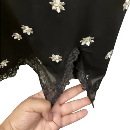 Black Lace Trim Spaghetti Straps W/Vintage Daisies Floral Accents S