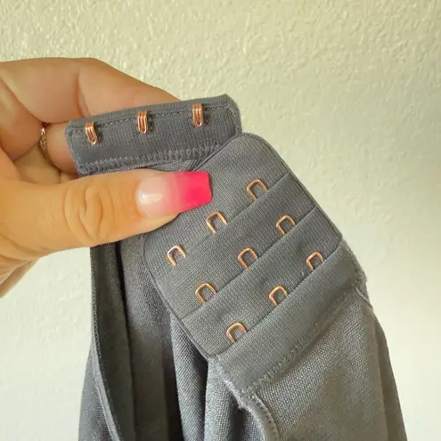 NWOT Pinsy Long Sleeve Crew Neck Butter Sculpt Seamless Shapewear Bodysuit Sz L Gray Size L