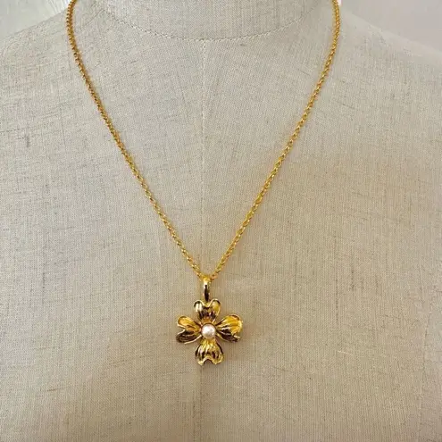 P.E.P. Gold tone flower pendant with faux pearl center