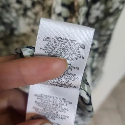 Equipment Femme Vert Mili Multi Print Satin Brett Shirt