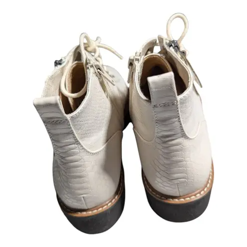 Naturalizer Eeva Ivory Croc Embossed Faux Patent Leather Lace Up Ankle Boots 9