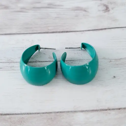 Vintage Stud Earrings Retro Elongated Hoops Green 1 & 1/8"