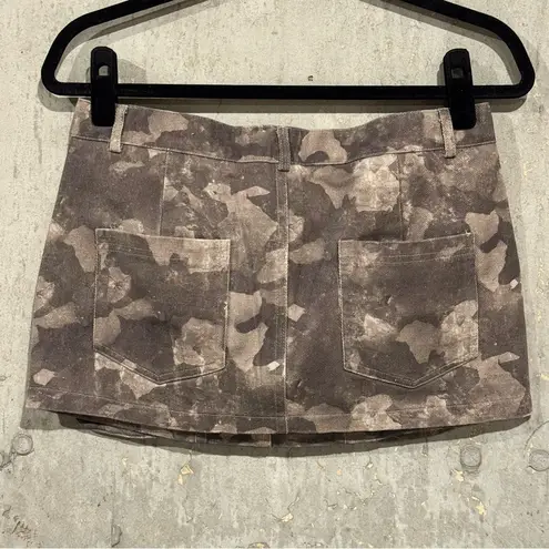 Edikted Size Medium Olive Camouflage Low Waist Cargo Zipper Pockets Mini Skirt