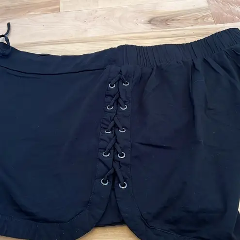Torrid  Women's Black Elastic Drawstring Waist Side Lace-Up Shorts thumbnail 5