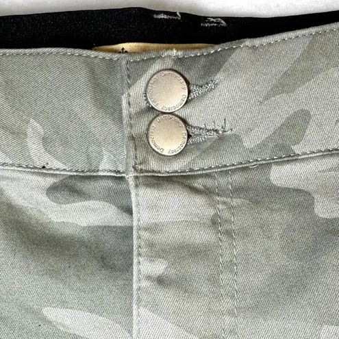 Democracy Shorts 24W Army Green Camo Camouflage Cargo Ab Technology Curvy New