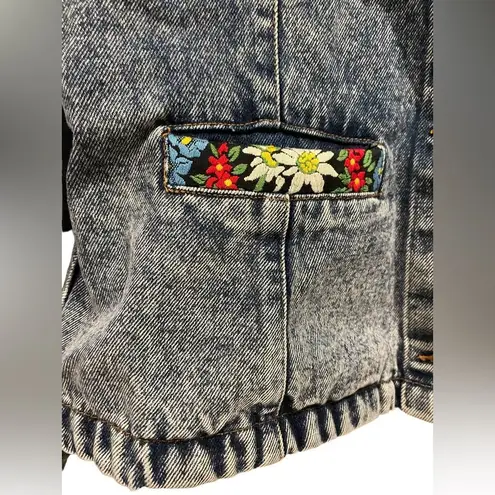 Acid Wash Hippie Eclectic Embroidered Floral Long Sleeve Lux Denim Jean Jacket Size L