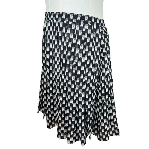 Reiss Black & White Vivi Flippy Pleated Mini Skirt | Geometric Print | Size 8