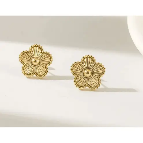 Boutique NEW Floral Etched Stud Earrings PVD Gold Plated 316L Statement Jewelry, 14.7
