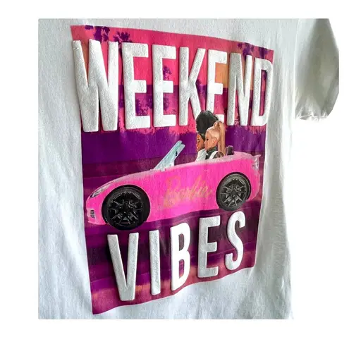 Barbie Car T SHIRT Small Weekend Vibes Puff Letters 100% Cotton Tee Gilden NWOT