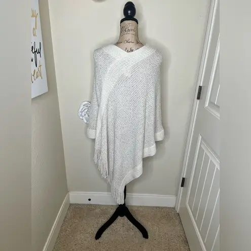 NTM: Cejon Cream Metallic Gold Knit Poncho NWT Fringe Pullover OSFM Size undefined
