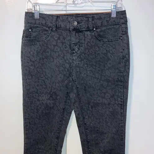 DKNY  Jeans Soho Skinny Leopard Print Black Jeans 2 P Petite Short