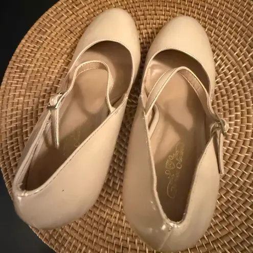 Journee Collection Elegant Cream Mary Jane Heels