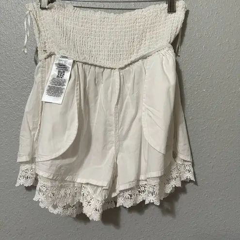 Guess New with tags  Remi Gauze Short y2k style with two pockets size M - Image 6