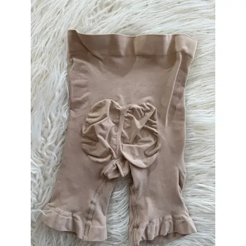 SKIMS Seamless Sculpt Mid Thigh Short Clay Size Small