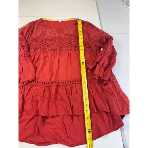 Taylor & Sage shirt with floral prints and lace and crochet Red Sz S