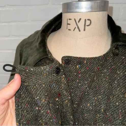 Hourihan by Jimmy Hourihan of Dublin Hooded Celtic Cape Made in Ireland Green Size undefined - Image 5