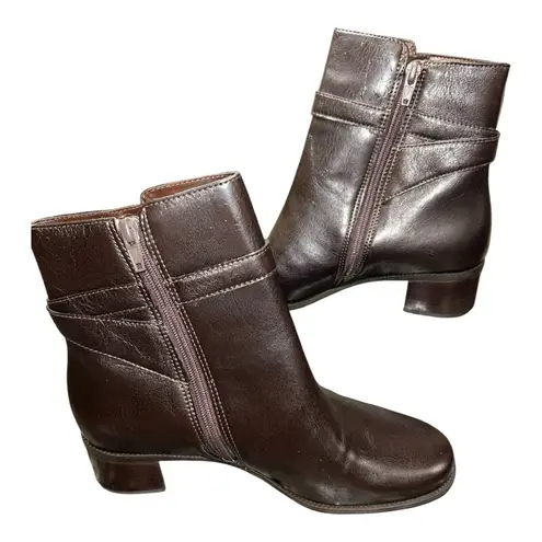 Naturalizer Elegant Brown Ankle Boots size 7W