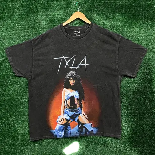Tyla Water Demin Outfit Poster Oversized T-Shirt Size 1X