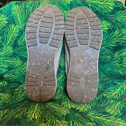 OTBT Courier Platform Sneaker, beige, NWOT, size 9.5