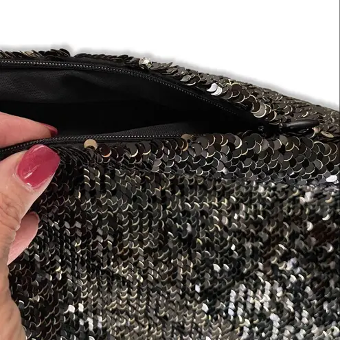 Bishop and Young Gold/Black Sequin Mini Skirt Size M