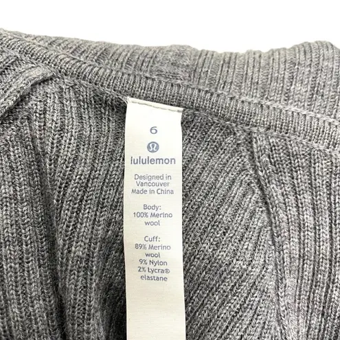 Lululemon  100% Merino Wool Turtleneck Kangaroo Pocket Thumbholes Gray size 6