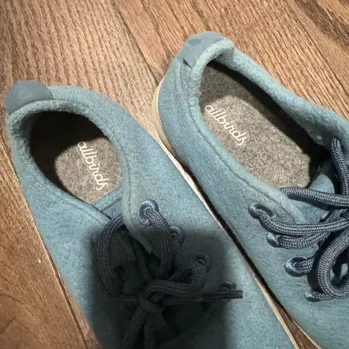 All birds blue size 8