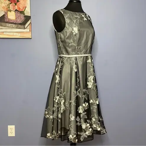 Julian Taylor Silver & Black Netting w/ Sewed Flowers A-Line & High Low Size 10 - Image 5