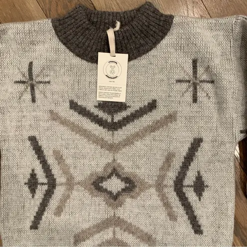 Urban Renewal Gray Reworked Vintage Sweater Size Large