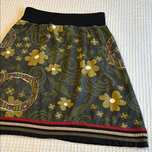 Luna Claire MEDIUM Floral Black Green Red A