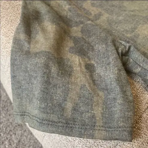 Wild Honey Camo Cutout Tee‎