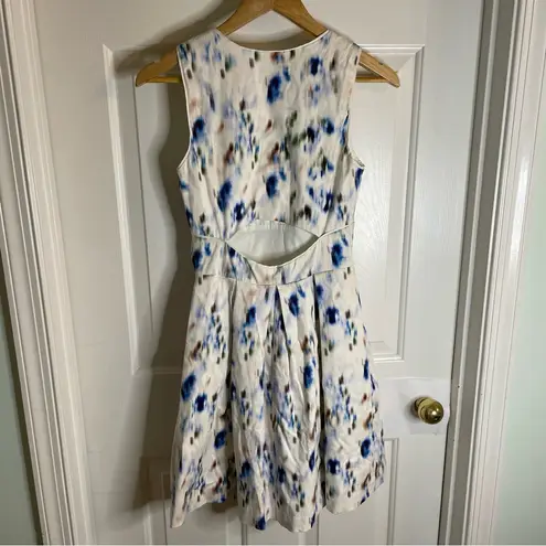 Reiss White & Blue Mini Dress With Side Zipper Size 4 cutout design chic