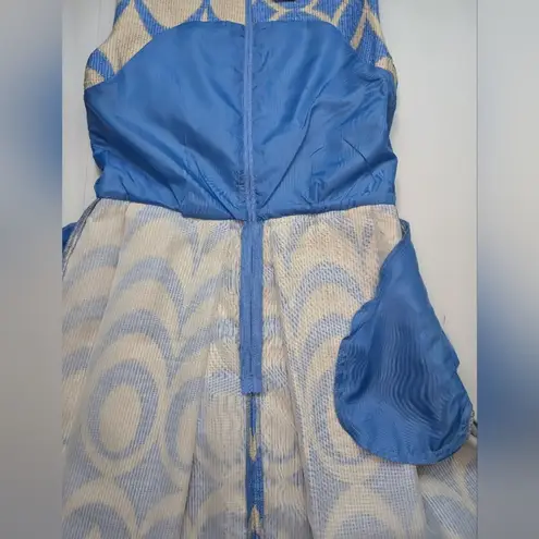 Taylor Dress Circle Geometric Blue Cream Size 2 Hoco Wedding Party Brunch