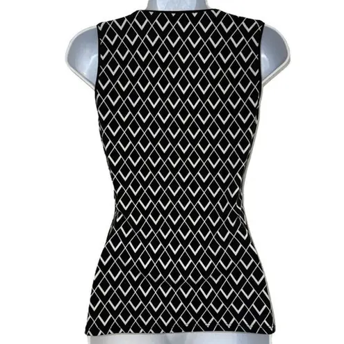 White House | Black Market  Black & White Geo Diamond Print‎ Tiered Top EUC XS