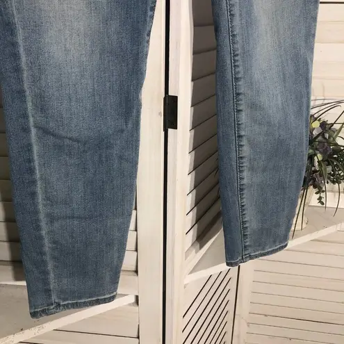 Levi's Denizen Light Blue Stretchy Skinny Jeans Size 28