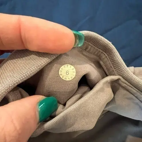 Lululemon  Inner Glow Tight Sz‎ 6 In Washed Half Moon thumbnail 5