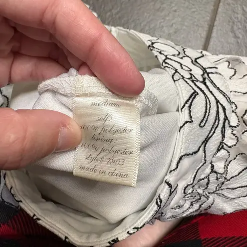 Buttons White Black Floral Embroidered Lace Overlay Feminine Mini Skirt Medium