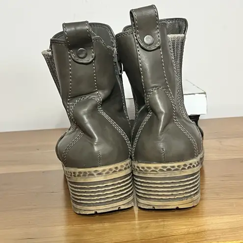 Maurice's  Boots Women's Size 10 Anna Casual Chukka Side Zip Ankle Booties Gray