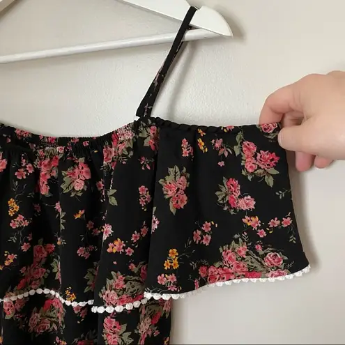 No Boundaries  Blouse Cold Shoulder Floral Print Black Ruffle Casual Juniors Plus