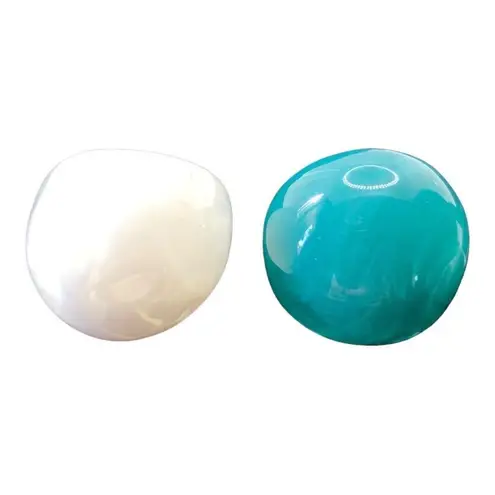 2 NIP Trendy Acrylic Fashion Big Rings In Ivory And Green Size 7